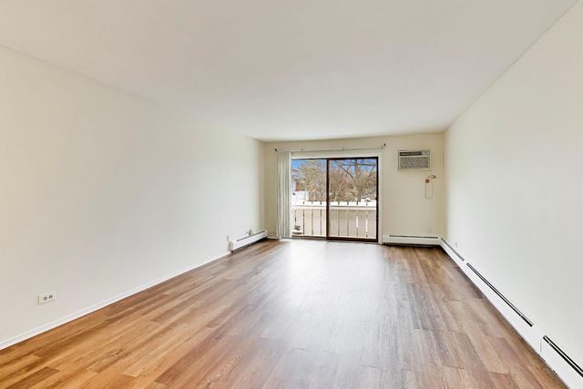 400 Bayside Drive 5, Palatine, IL 60074