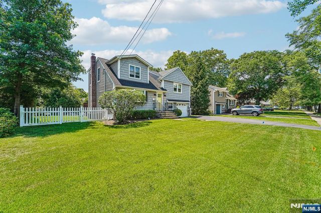 252 Canterbury Place, Ridgewood, NJ 07450