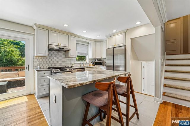 252 Canterbury Place, Ridgewood, NJ 07450