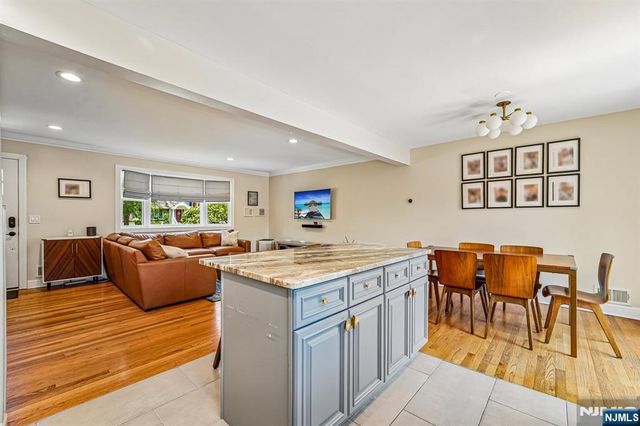 252 Canterbury Place, Ridgewood, NJ 07450
