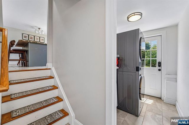 252 Canterbury Place, Ridgewood, NJ 07450
