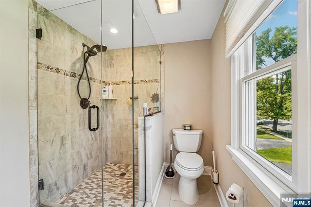 252 Canterbury Place, Ridgewood, NJ 07450