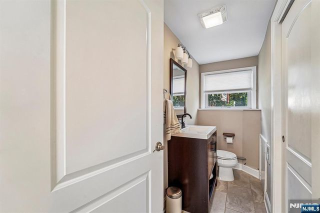 252 Canterbury Place, Ridgewood, NJ 07450