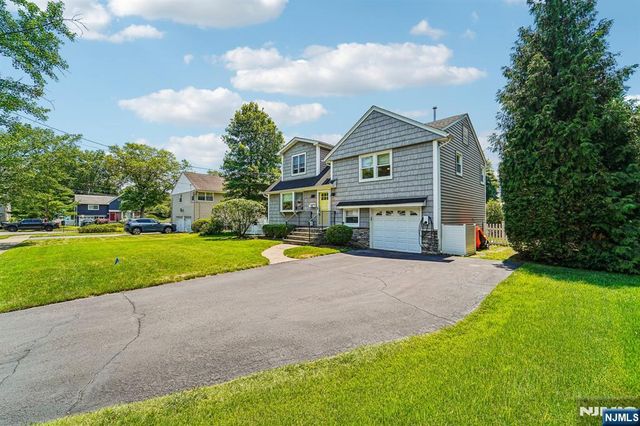 252 Canterbury Place, Ridgewood, NJ 07450