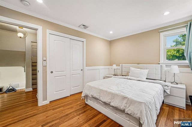 252 Canterbury Place, Ridgewood, NJ 07450
