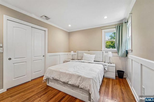 252 Canterbury Place, Ridgewood, NJ 07450