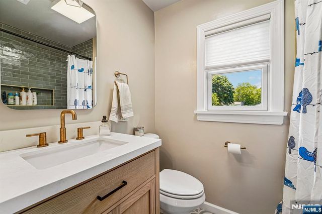 252 Canterbury Place, Ridgewood, NJ 07450