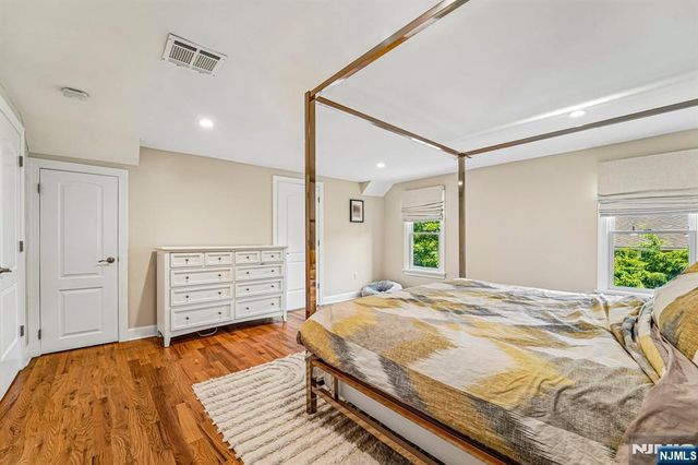 252 Canterbury Place, Ridgewood, NJ 07450