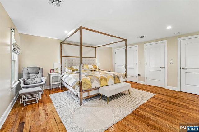 252 Canterbury Place, Ridgewood, NJ 07450