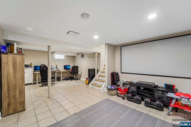 252 Canterbury Place, Ridgewood, NJ 07450