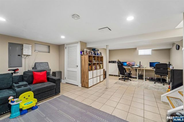 252 Canterbury Place, Ridgewood, NJ 07450