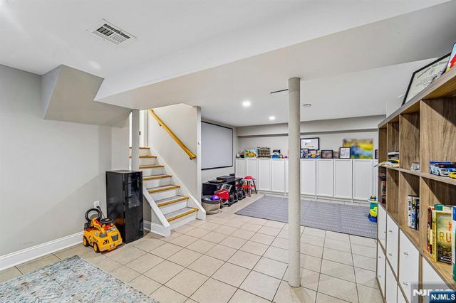 252 Canterbury Place, Ridgewood, NJ 07450