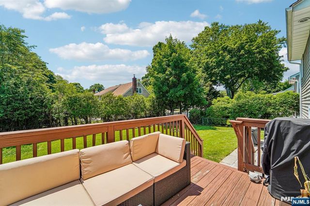 252 Canterbury Place, Ridgewood, NJ 07450