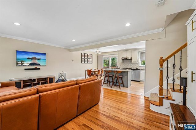 252 Canterbury Place, Ridgewood, NJ 07450