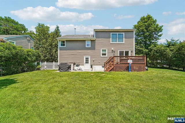 252 Canterbury Place, Ridgewood, NJ 07450
