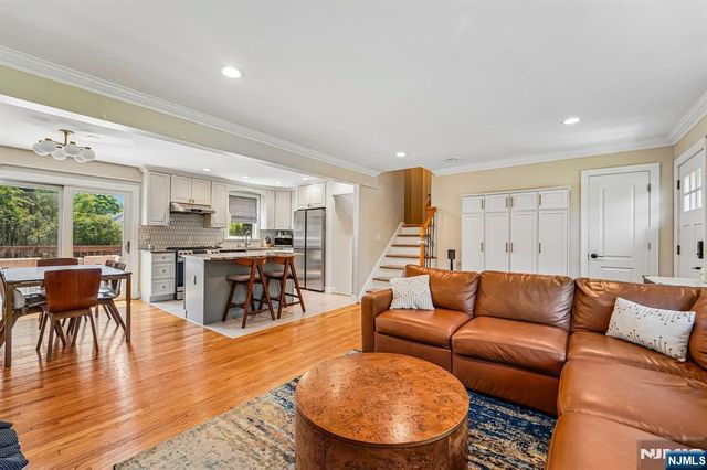 252 Canterbury Place, Ridgewood, NJ 07450
