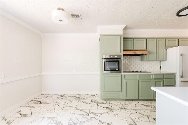 2813 Kent Drive, Oklahoma City, OK 73120