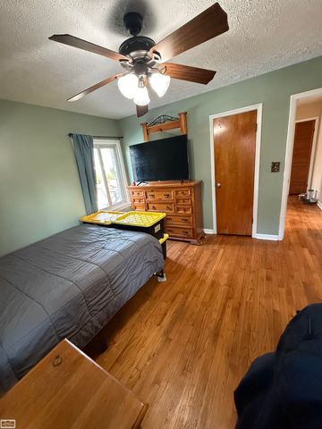 27685 Riviera Street, Harrison Twp, MI 48045