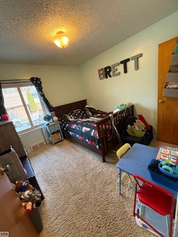 27685 Riviera Street, Harrison Twp, MI 48045