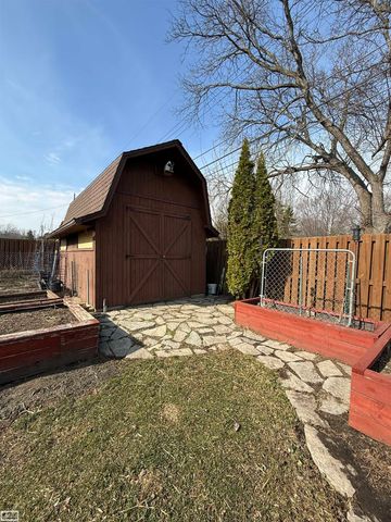 27685 Riviera Street, Harrison Twp, MI 48045