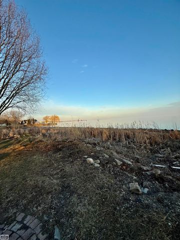 27685 Riviera Street, Harrison Twp, MI 48045