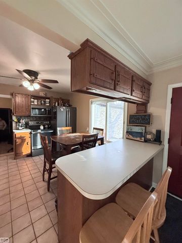 27685 Riviera Street, Harrison Twp, MI 48045