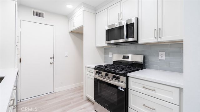 12302 Runnymede Street 4, North Hollywood, CA 91605