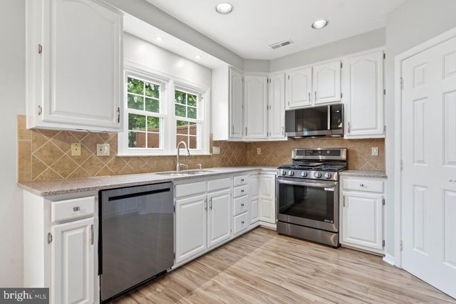 7035 KINGS MANOR DR, Alexandria, VA 22315