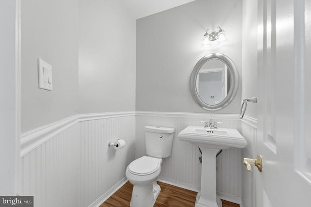 7035 KINGS MANOR DR, Alexandria, VA 22315