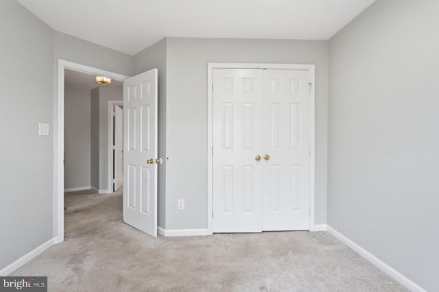 7035 KINGS MANOR DR, Alexandria, VA 22315