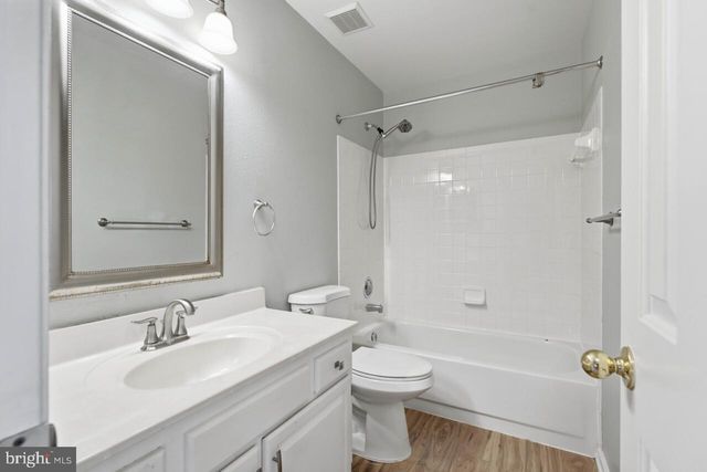 7035 KINGS MANOR DR, Alexandria, VA 22315