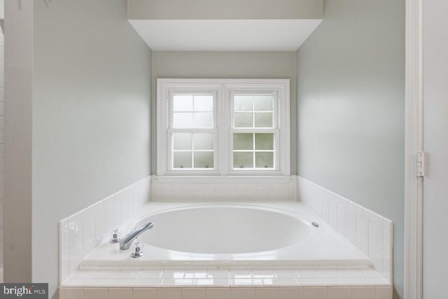 7035 KINGS MANOR DR, Alexandria, VA 22315