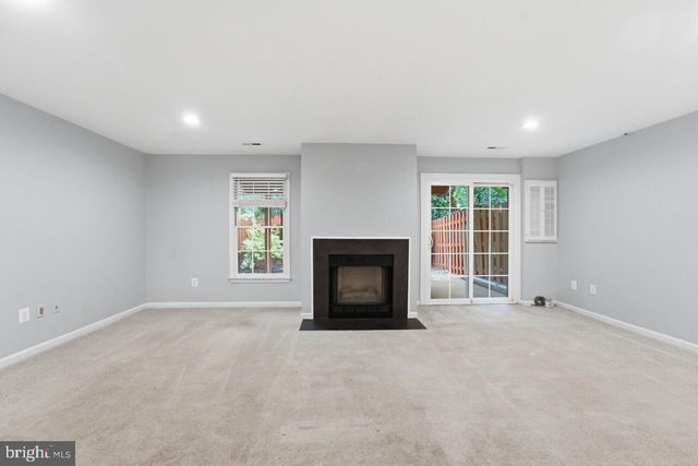 7035 KINGS MANOR DR, Alexandria, VA 22315
