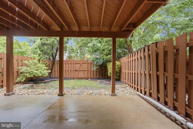 7035 KINGS MANOR DR, Alexandria, VA 22315