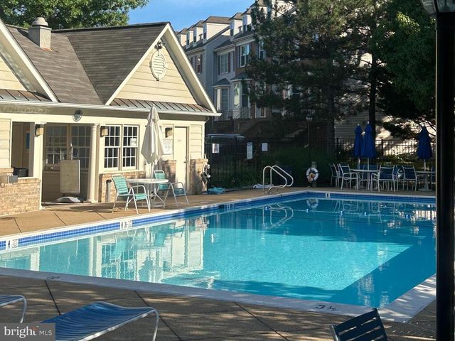 7035 KINGS MANOR DR, Alexandria, VA 22315
