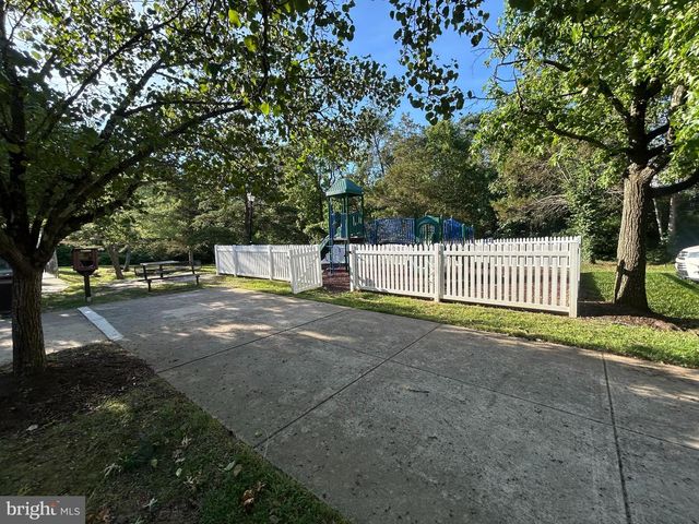 7035 KINGS MANOR DR, Alexandria, VA 22315