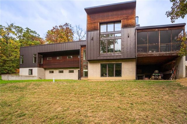 23598 Dehoff Drive, Tonganoxie, KS 66086