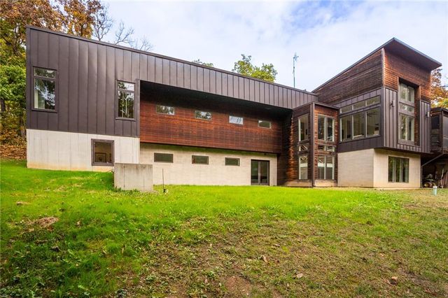 23598 Dehoff Drive, Tonganoxie, KS 66086