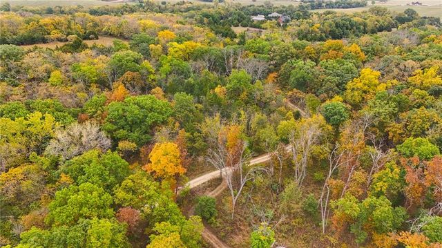 23598 Dehoff Drive, Tonganoxie, KS 66086