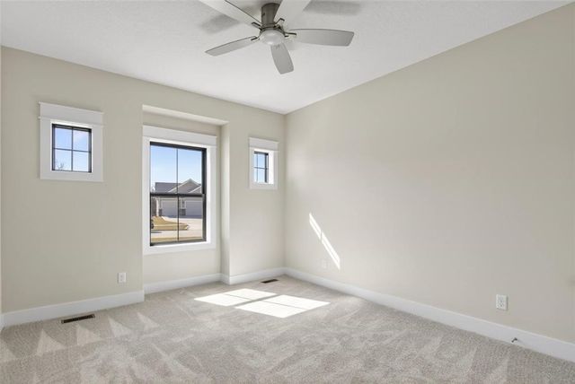 135 NW Alderleaf Drive, Waukee, IA 50263