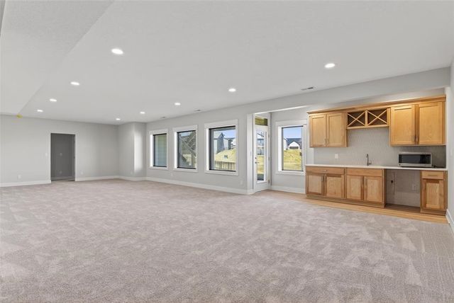 135 NW Alderleaf Drive, Waukee, IA 50263