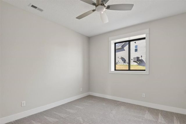 135 NW Alderleaf Drive, Waukee, IA 50263