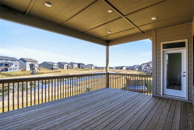 135 NW Alderleaf Drive, Waukee, IA 50263
