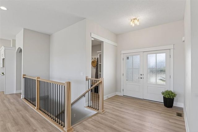 135 NW Alderleaf Drive, Waukee, IA 50263