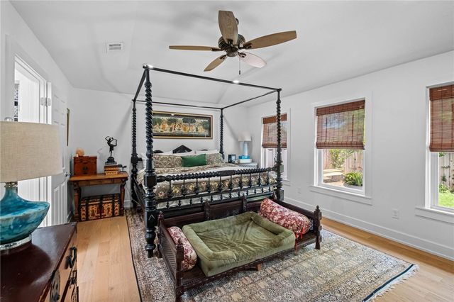 404 NW H Street, Bentonville, AR 72712
