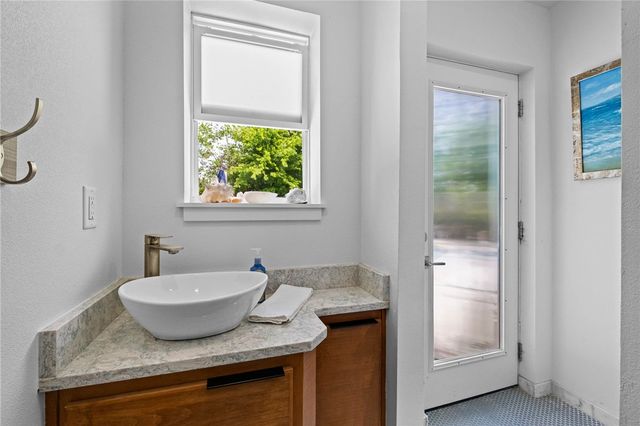 404 NW H Street, Bentonville, AR 72712