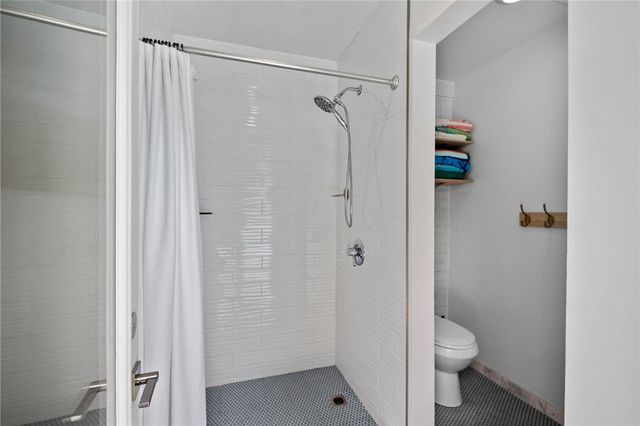 404 NW H Street, Bentonville, AR 72712