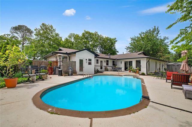 404 NW H Street, Bentonville, AR 72712