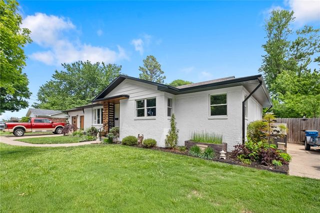 404 NW H Street, Bentonville, AR 72712