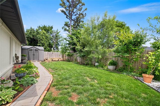 404 NW H Street, Bentonville, AR 72712